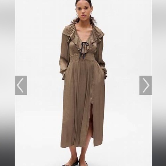 GAP Dresses & Skirts - Rare satin ruffle dress